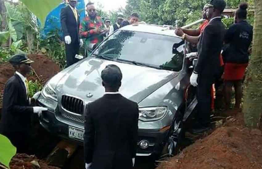 BMW Indian lad River push