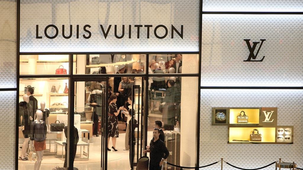 Wealthy Dubai gets personal Louis Vuitton experience at home!